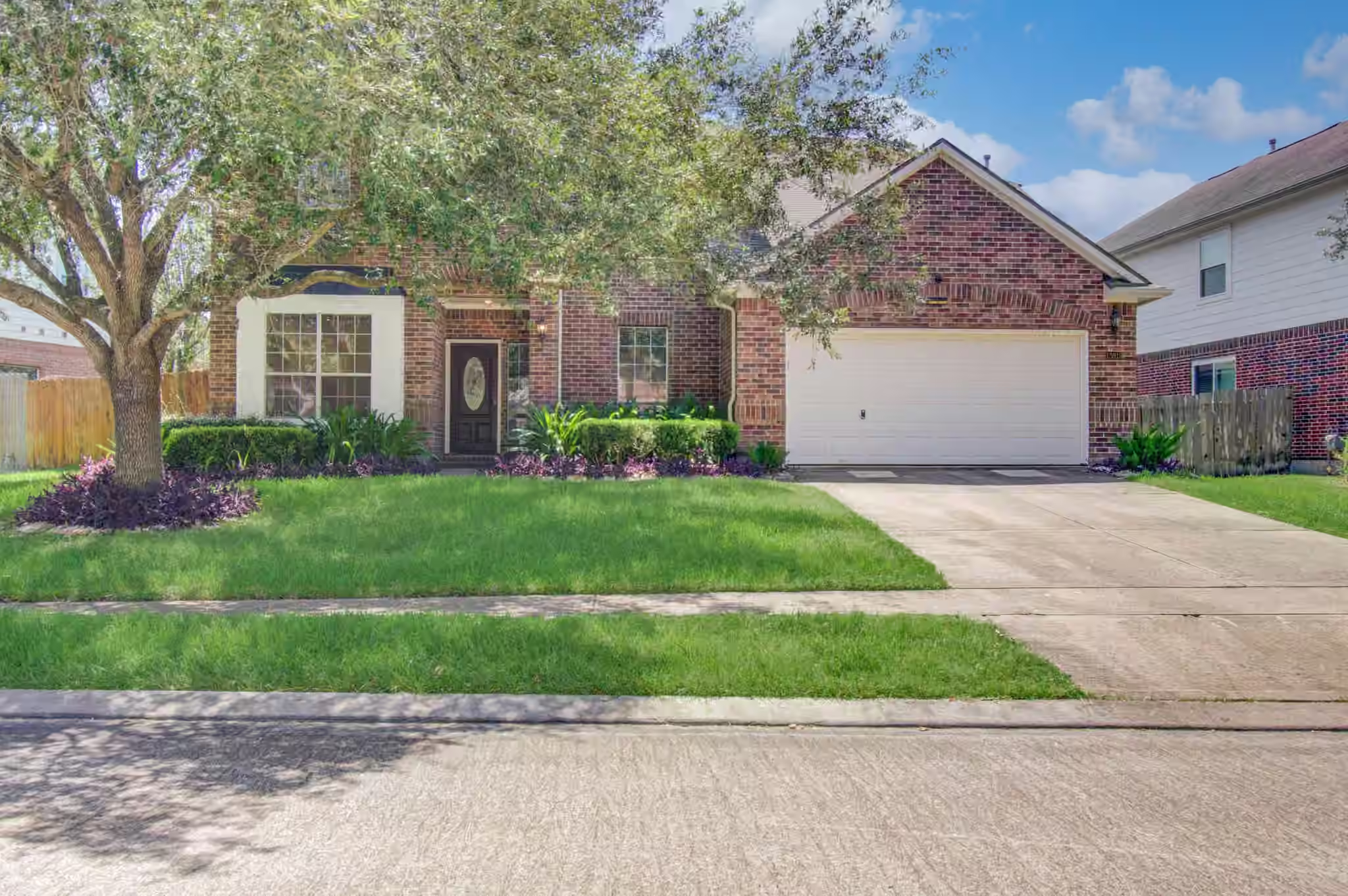 Photo of 13919 Charterhouse Way, Sugar Land, TX 77498