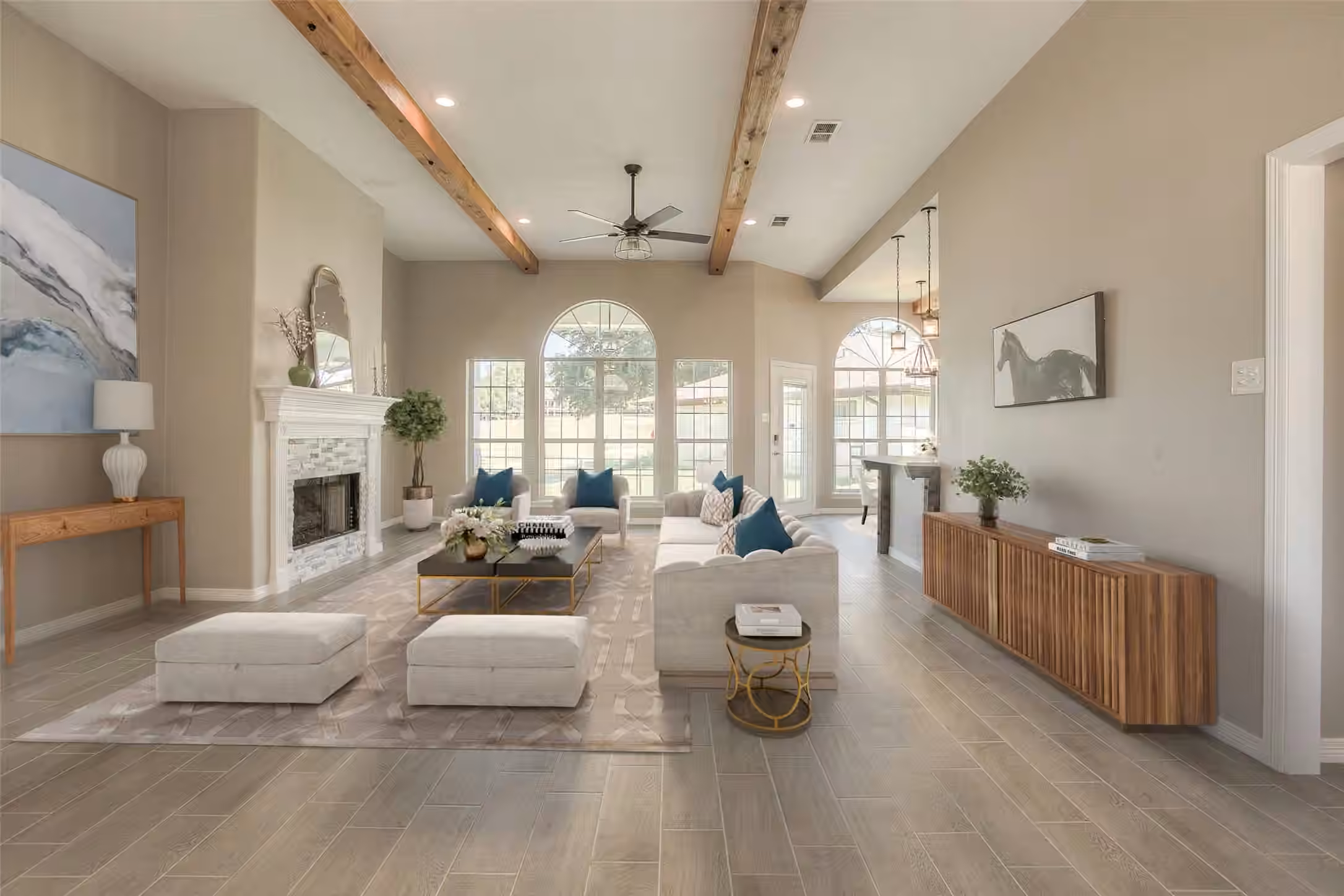 Photo of 319 Brook Hollow Drive, Huntsville, TX
