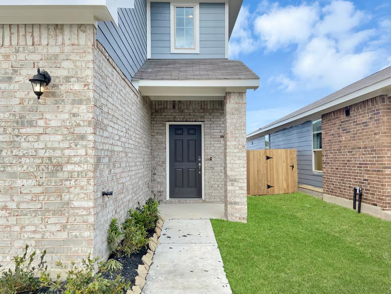 Photo 4 of 847 Redinger Ridge Drive, Huffman, TX