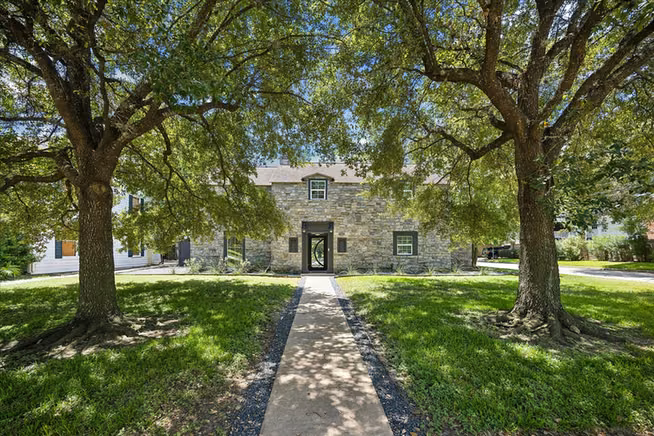 Photo of 3071 Locke Lane, Houston, TX 77019