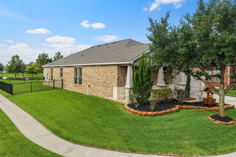 Photo 3 of 19803 Auburn Tree Drive, Cypress, TX