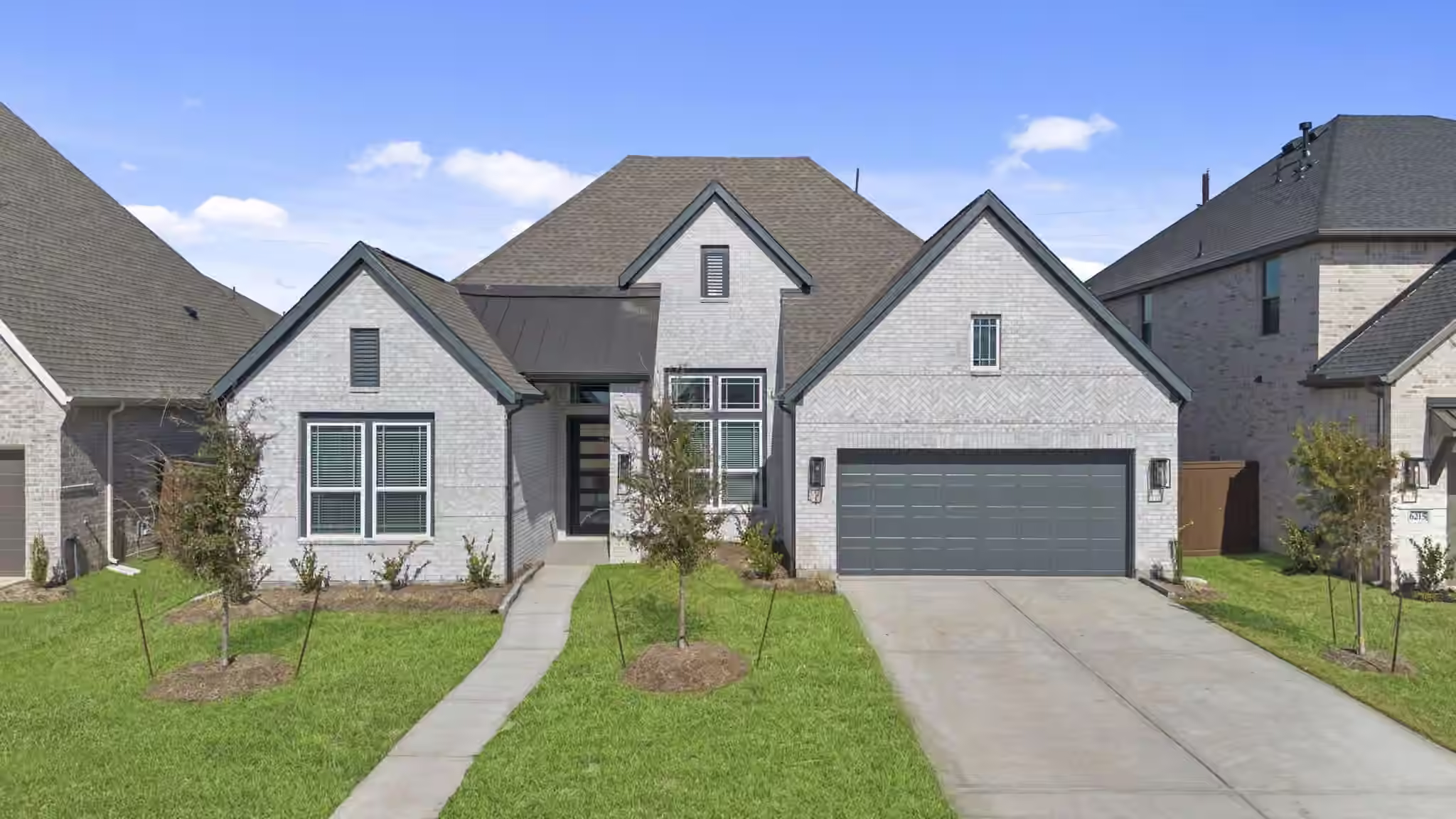 Photo of 12214 Warbler Drive, Mont Belvieu, TX