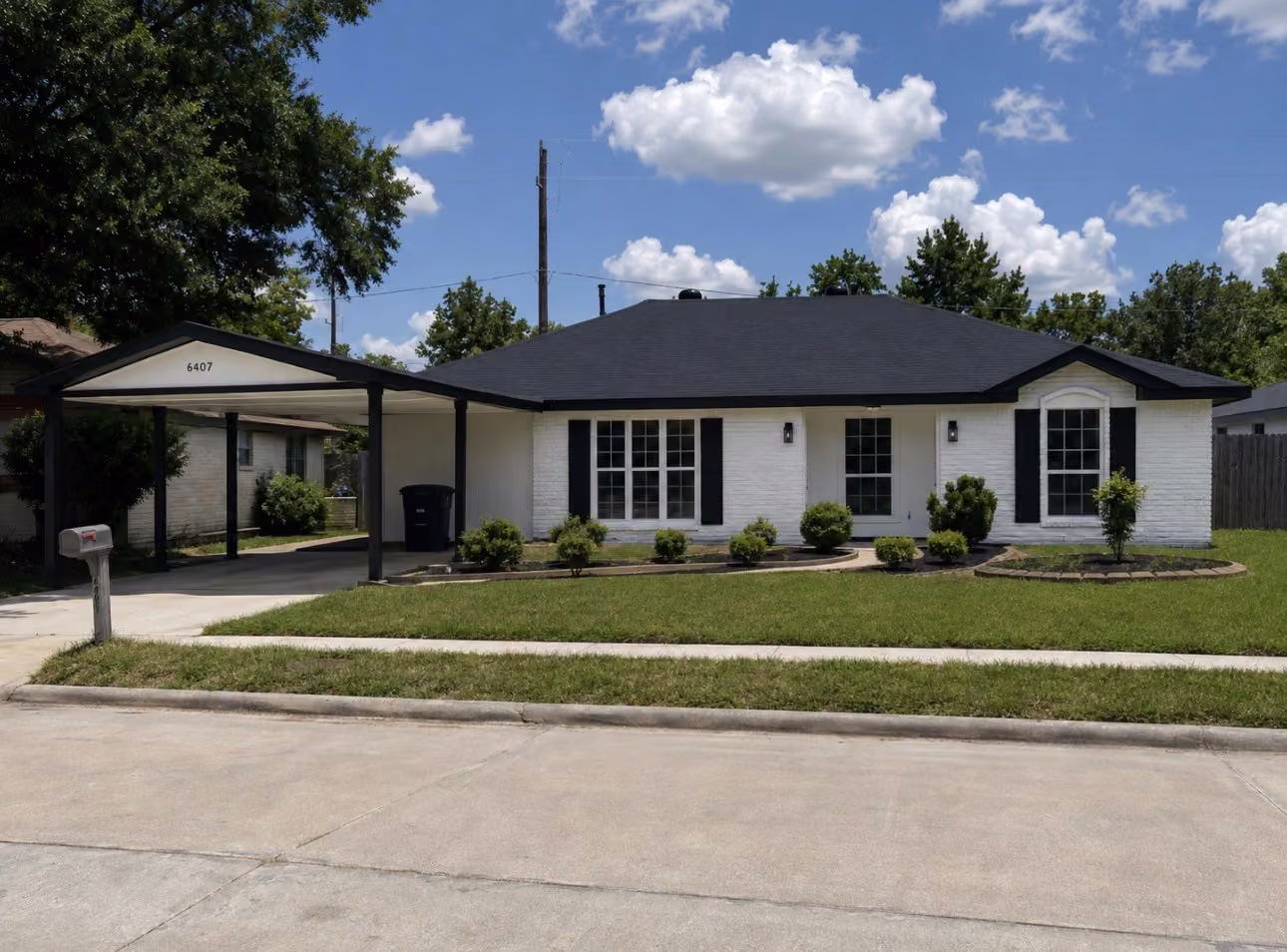 Photo 2 of 6407 Sandy Oaks Drive, Houston, TX