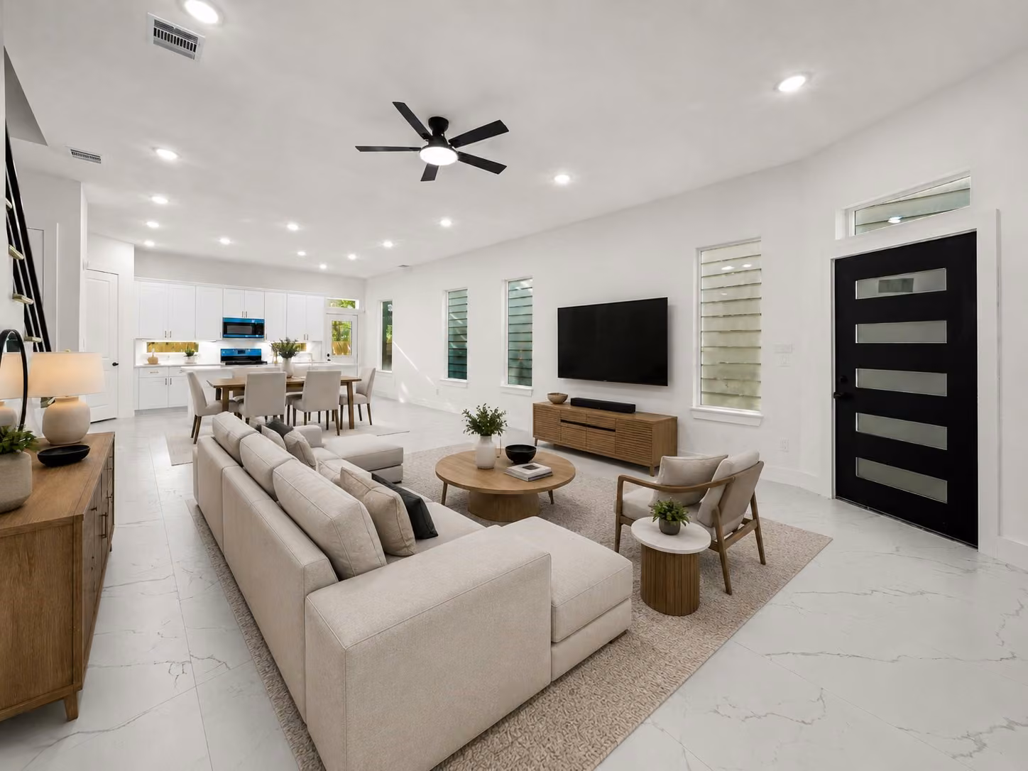 Photo 3 of 7717 Bowen Street, Houston, TX