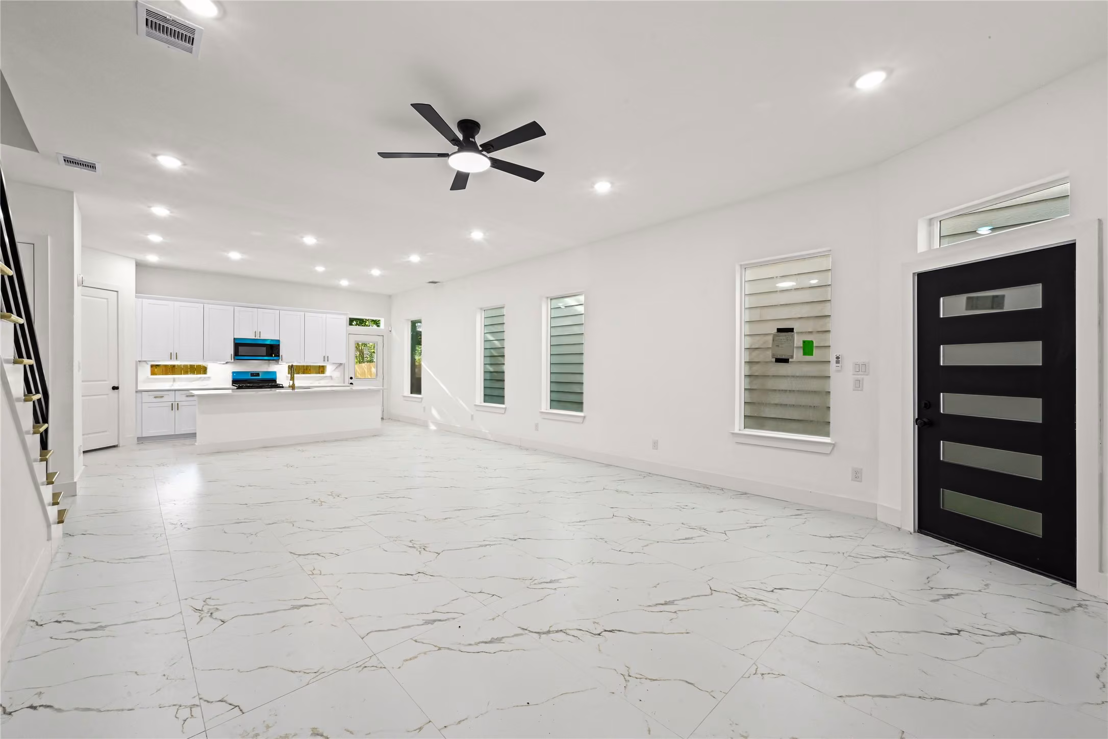 Photo 4 of 7717 Bowen Street, Houston, TX