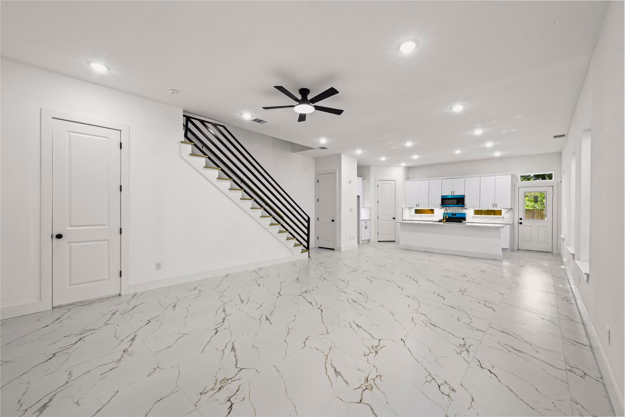 Photo 5 of 7717 Bowen Street, Houston, TX