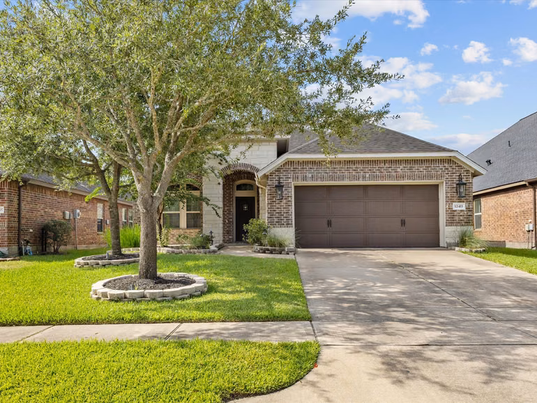 Photo 2 of 12411 Point Arbor Court, Tomball, TX