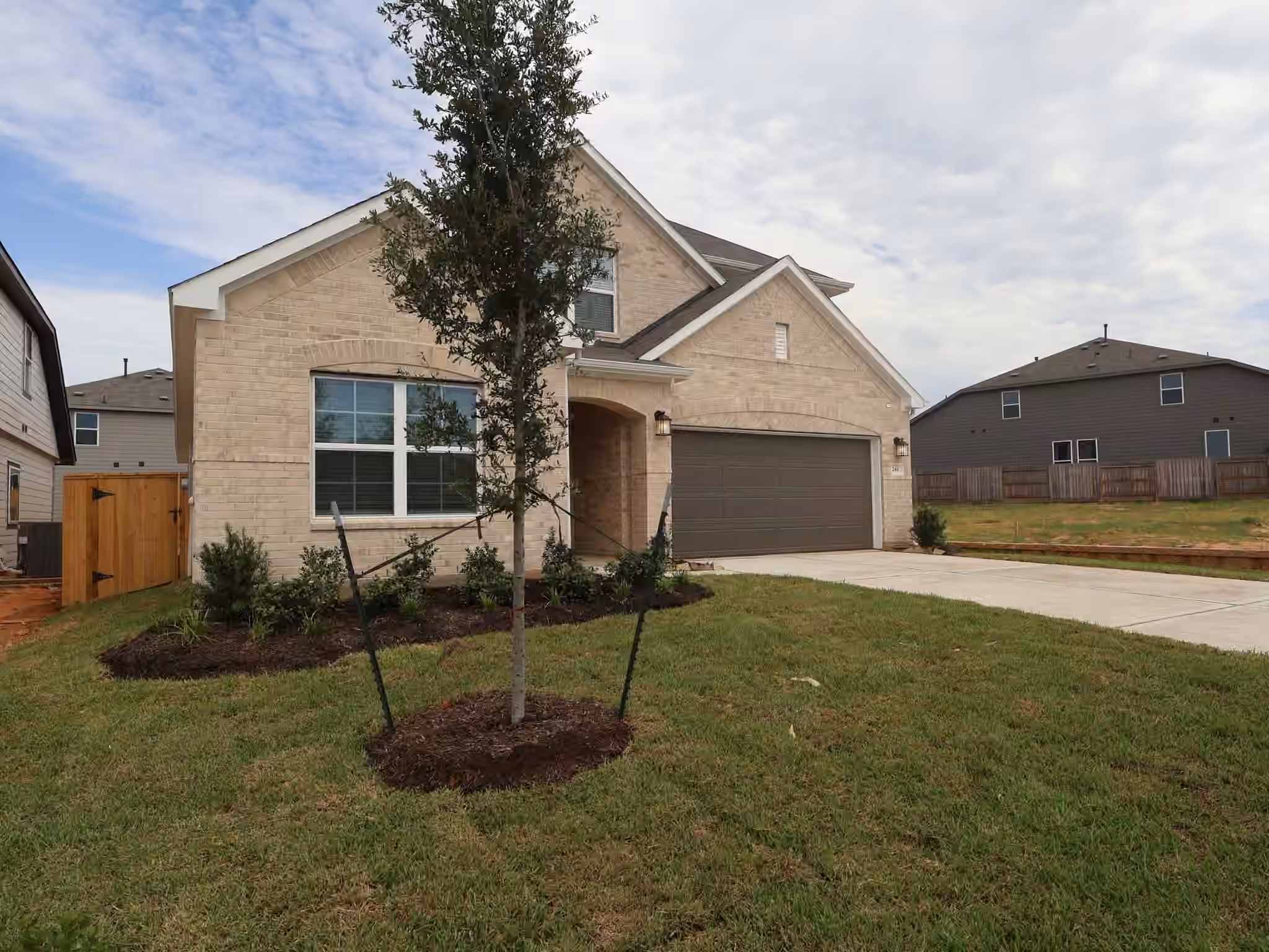 Photo 2 of 244 Draper Shadows Drive, Willis, TX