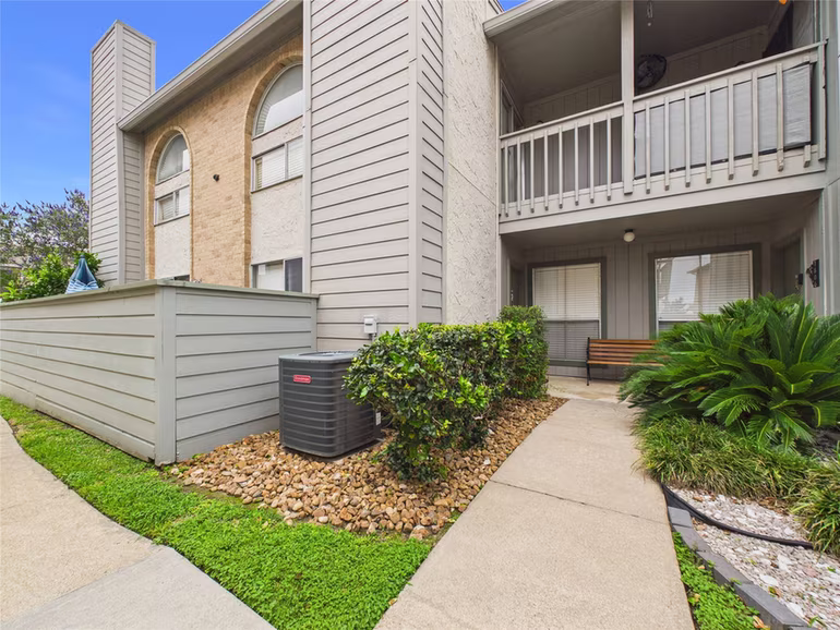 Photo 2 of 260 El Dorado Boulevard 1807, Houston, TX