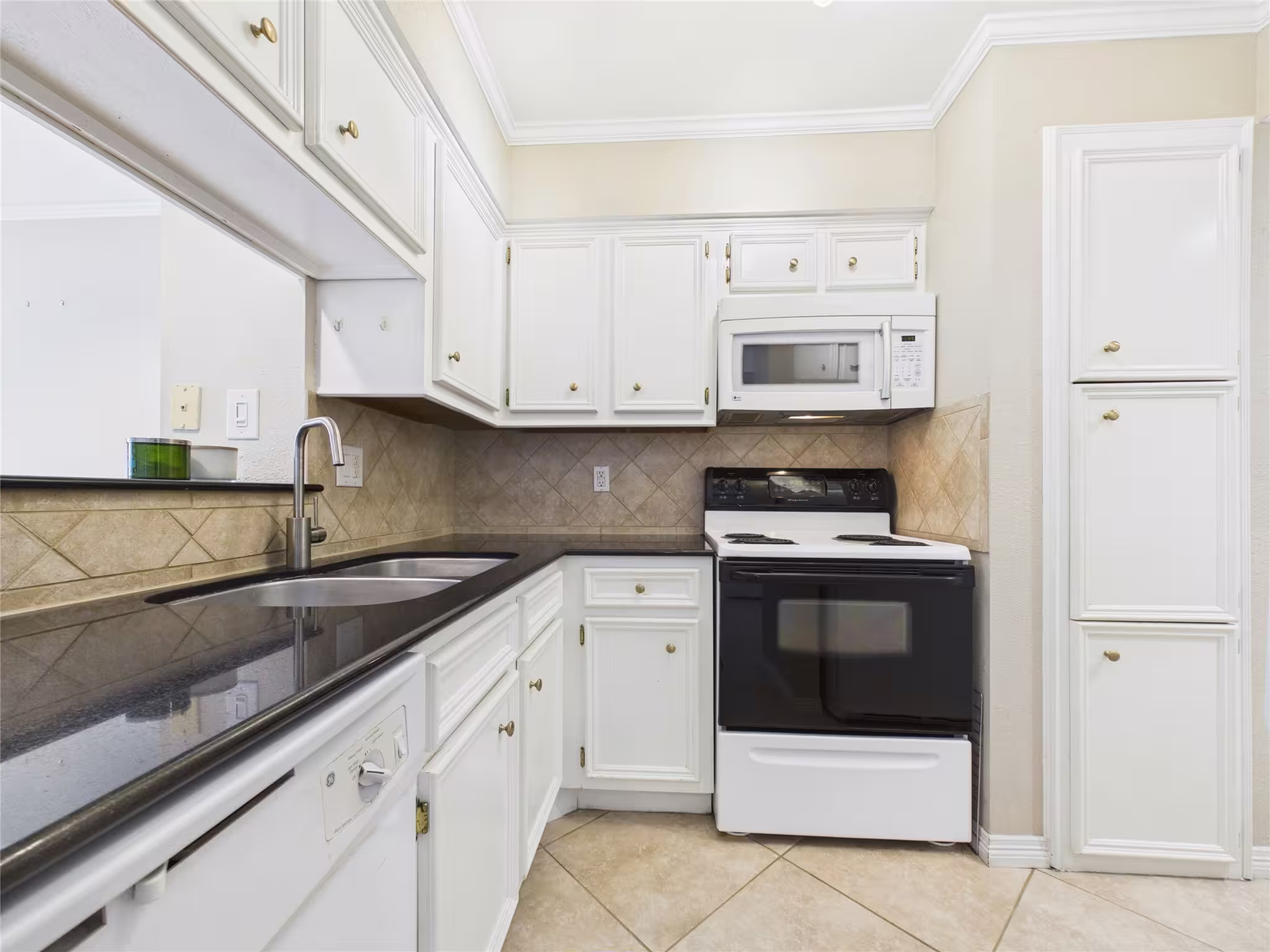 Photo 6 of 260 El Dorado Boulevard 1807, Houston, TX