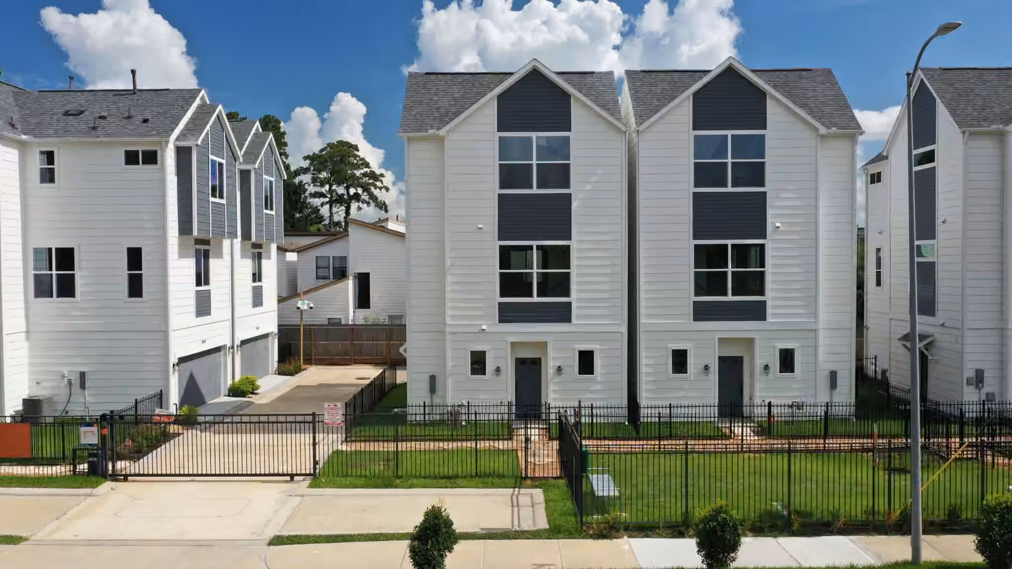 Photo of 1648 W Tidwell Road, Houston, TX 77091