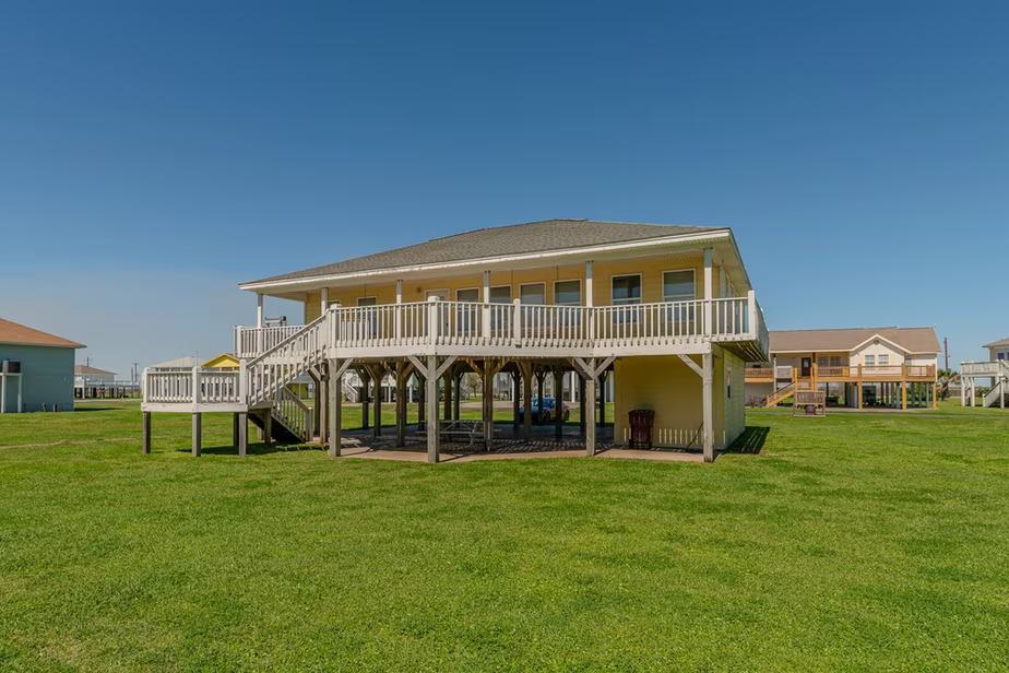 Photo 2 of 3520 Hannas Reef, Crystal Beach, TX