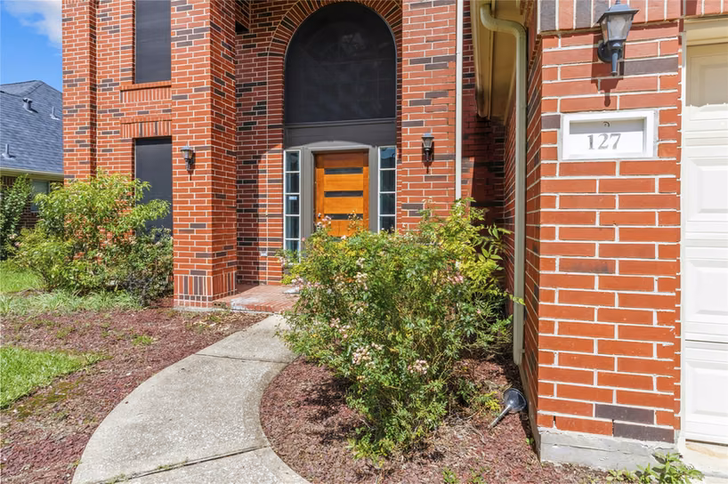 Photo 3 of 127 Saint Finans Way, Houston, TX