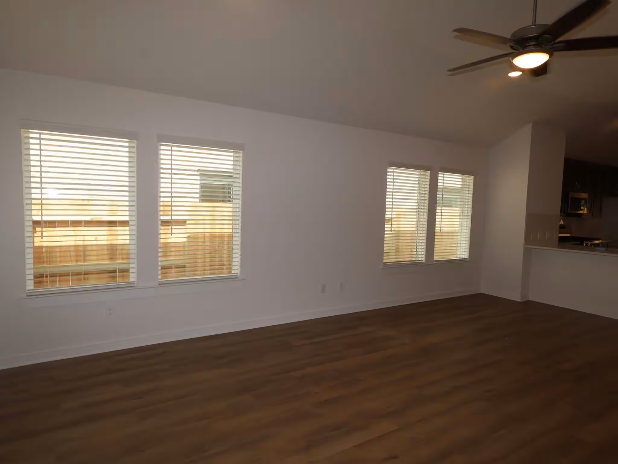 Photo 4 of 20602 Draper Road, Tomball, TX