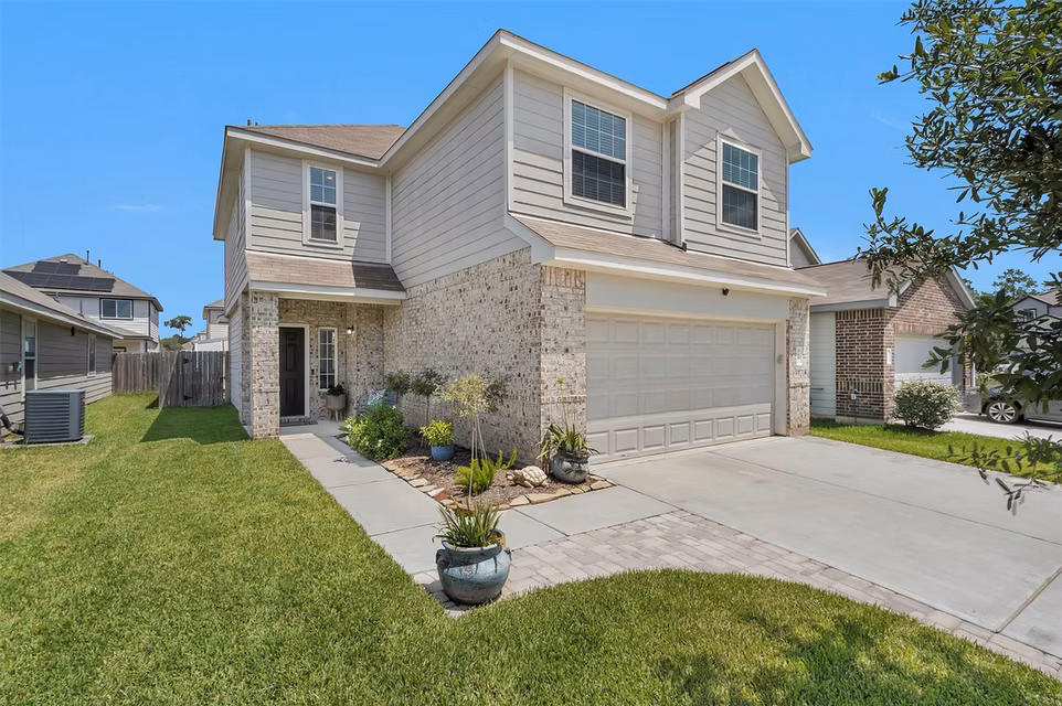 Photo 2 of 3611 CANNON Drive, Conroe, TX