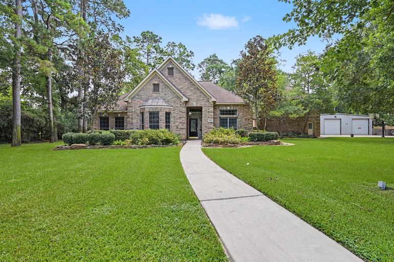 Photo 5 of 11815 Advance Drive, Houston, TX