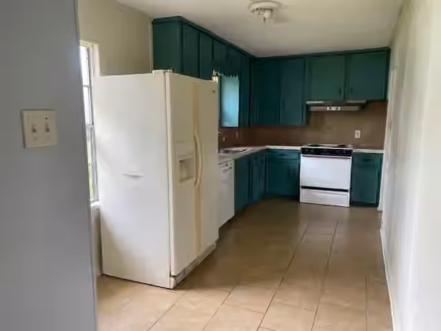 Photo 4 of 1710 14th Avenue N, Texas City, TX