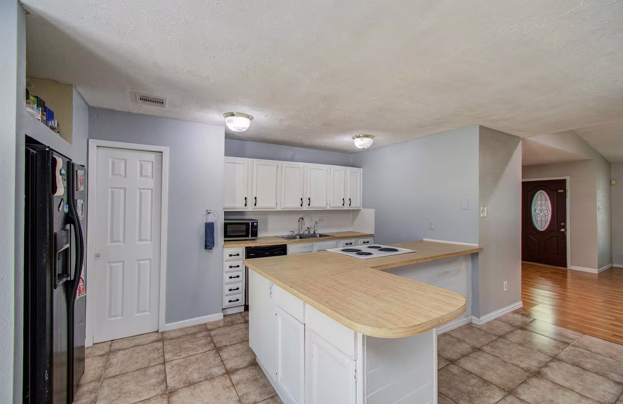 Photo 4 of 5706 Spring Grove Lane, Spring, TX
