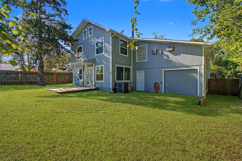 Photo 6 of 241 S Masonic Street, Bellville, TX