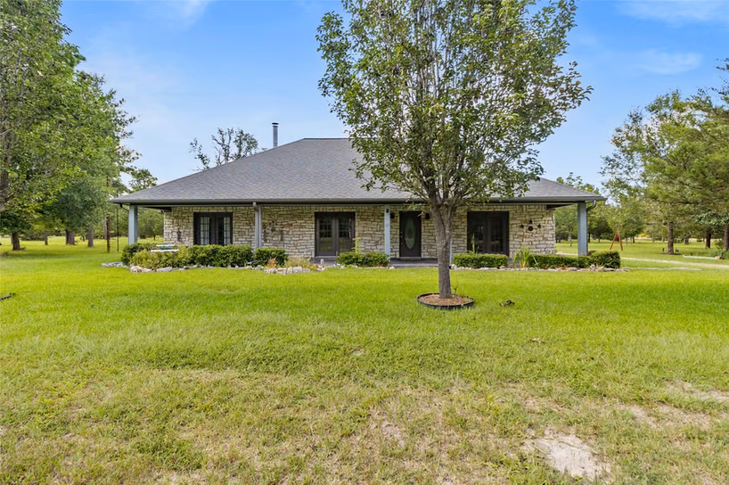 Photo 2 of 289 William Thomas Road, Huntsville, TX