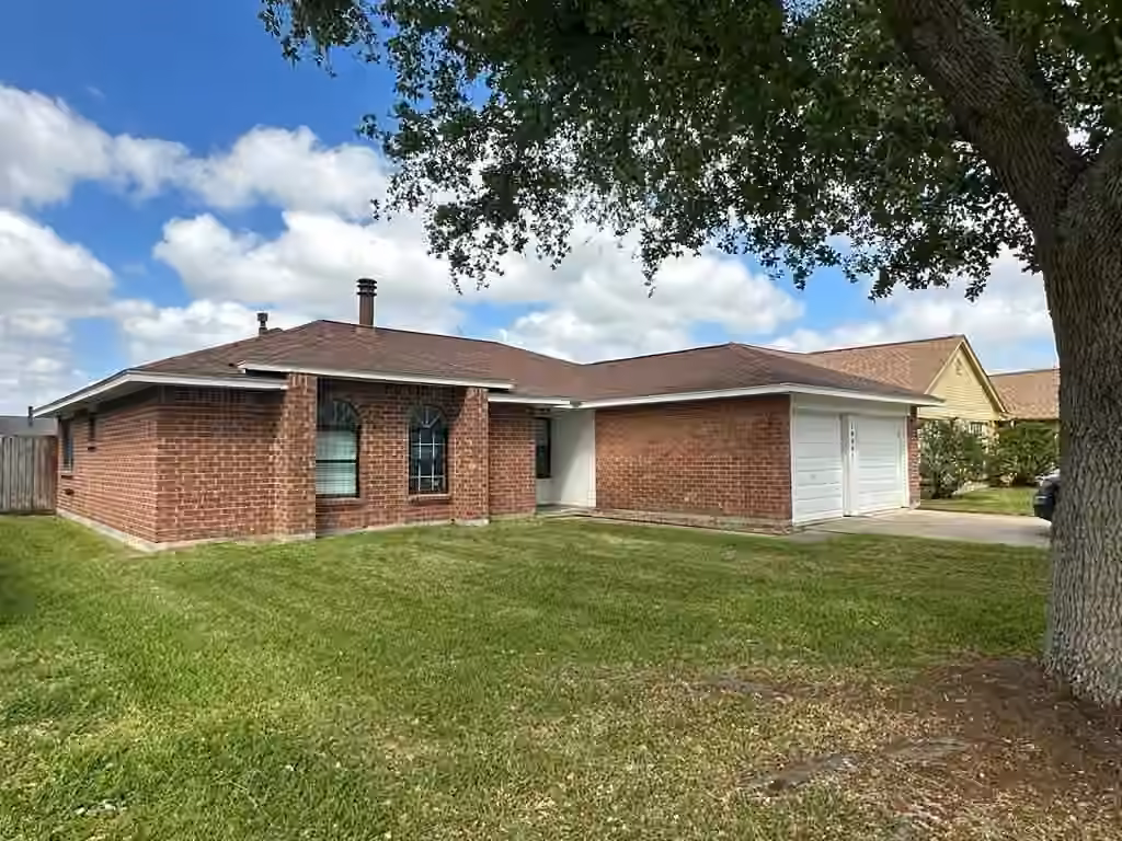 Photo of 10921 Pecan Drive, La Porte, TX 77571