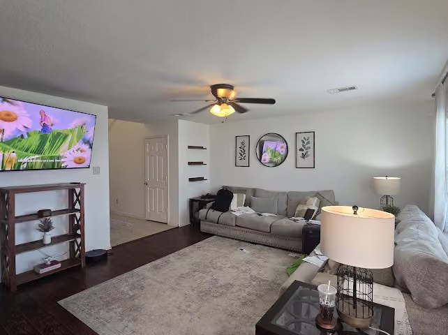 Photo 6 of 2402 Sunstone Place Drive, Rosharon, TX