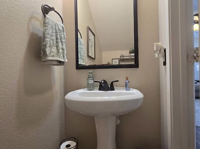 Photo 7 of 2402 Sunstone Place Drive, Rosharon, TX