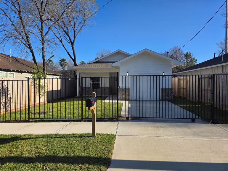 Photo of 3407 Webster Street, Houston, TX