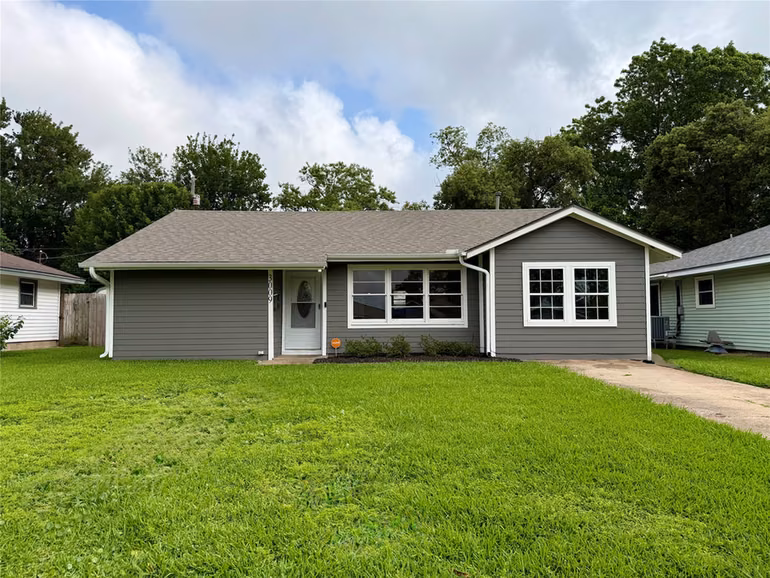 Photo of 3009 Robinson Boulevard, Texas City, TX 77590