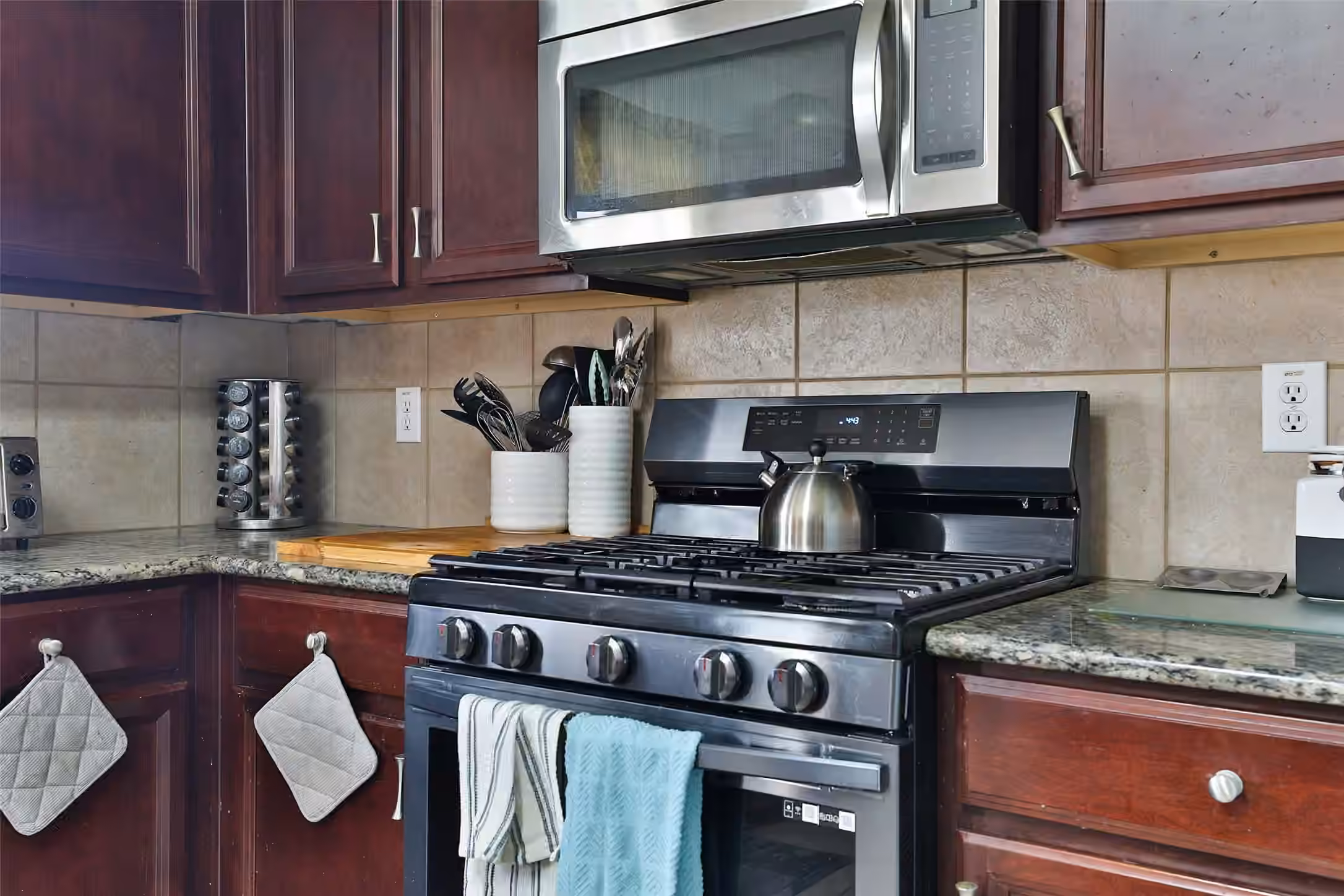 Photo 7 of 21711 Cascade Hollow Lane, Spring, TX
