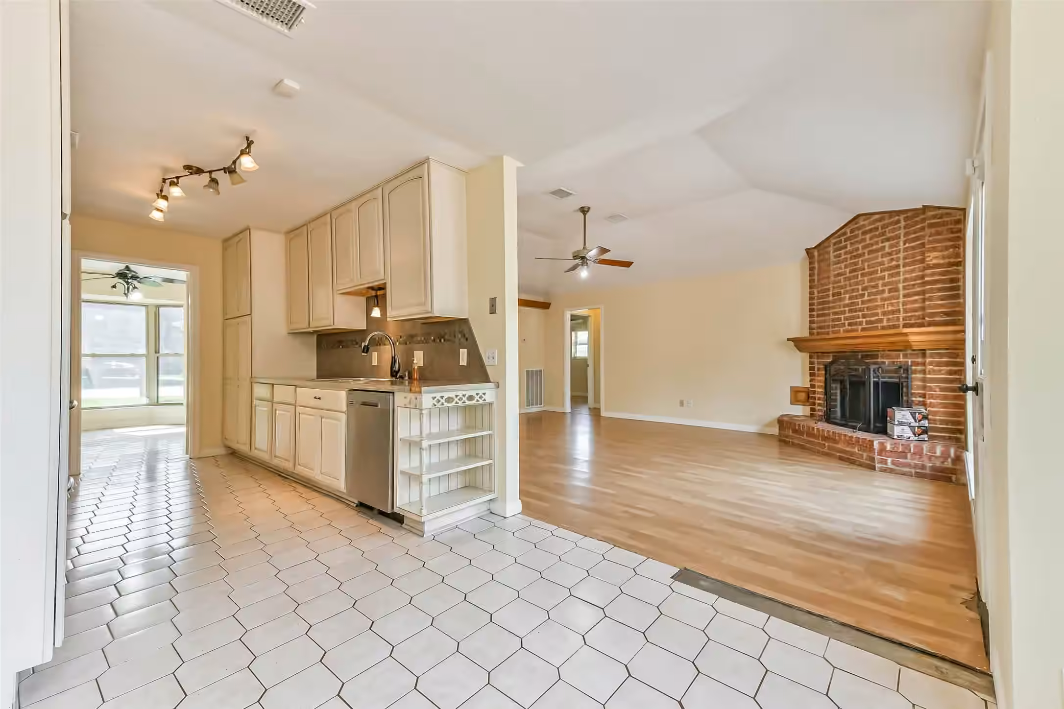 Photo 7 of 15723 Firthridge Court, Houston, TX