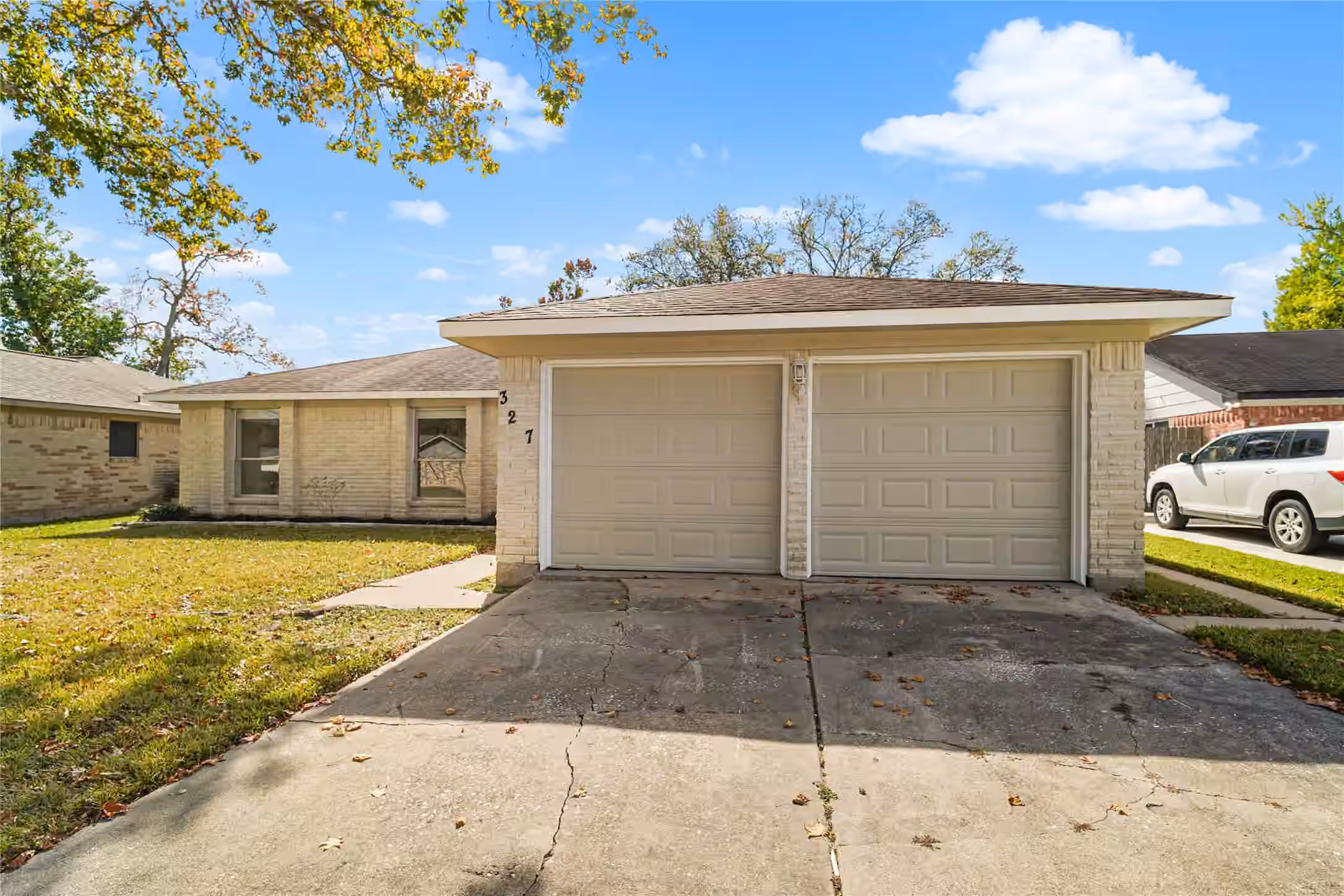 Photo 3 of 327 Windward Drive, League City, TX