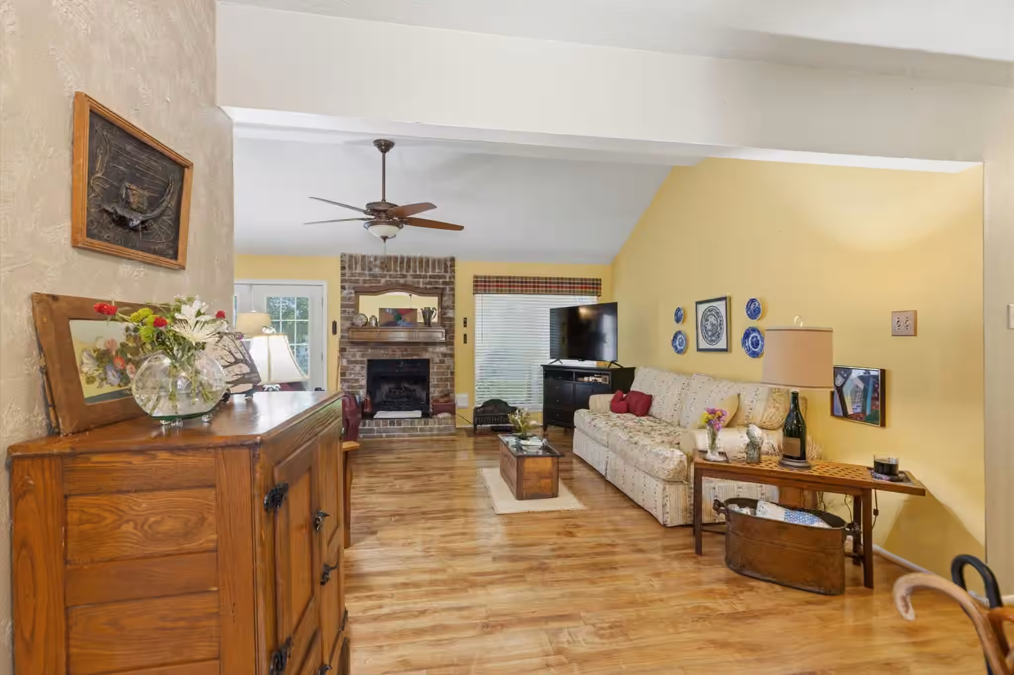 Photo 6 of 8638 Lake Crystal Drive, Houston, TX