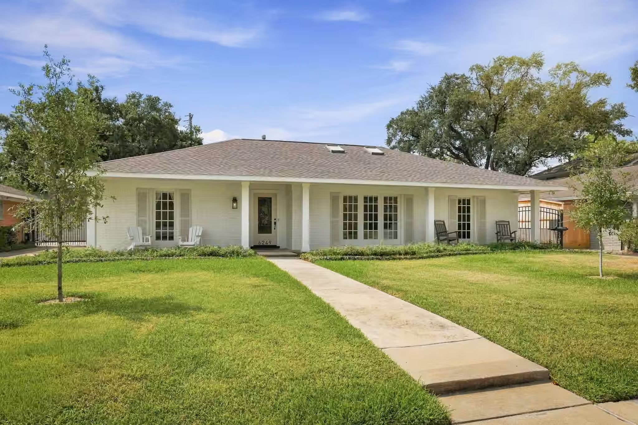 Photo 4 of 6249 Overbrook Lane, Houston, TX