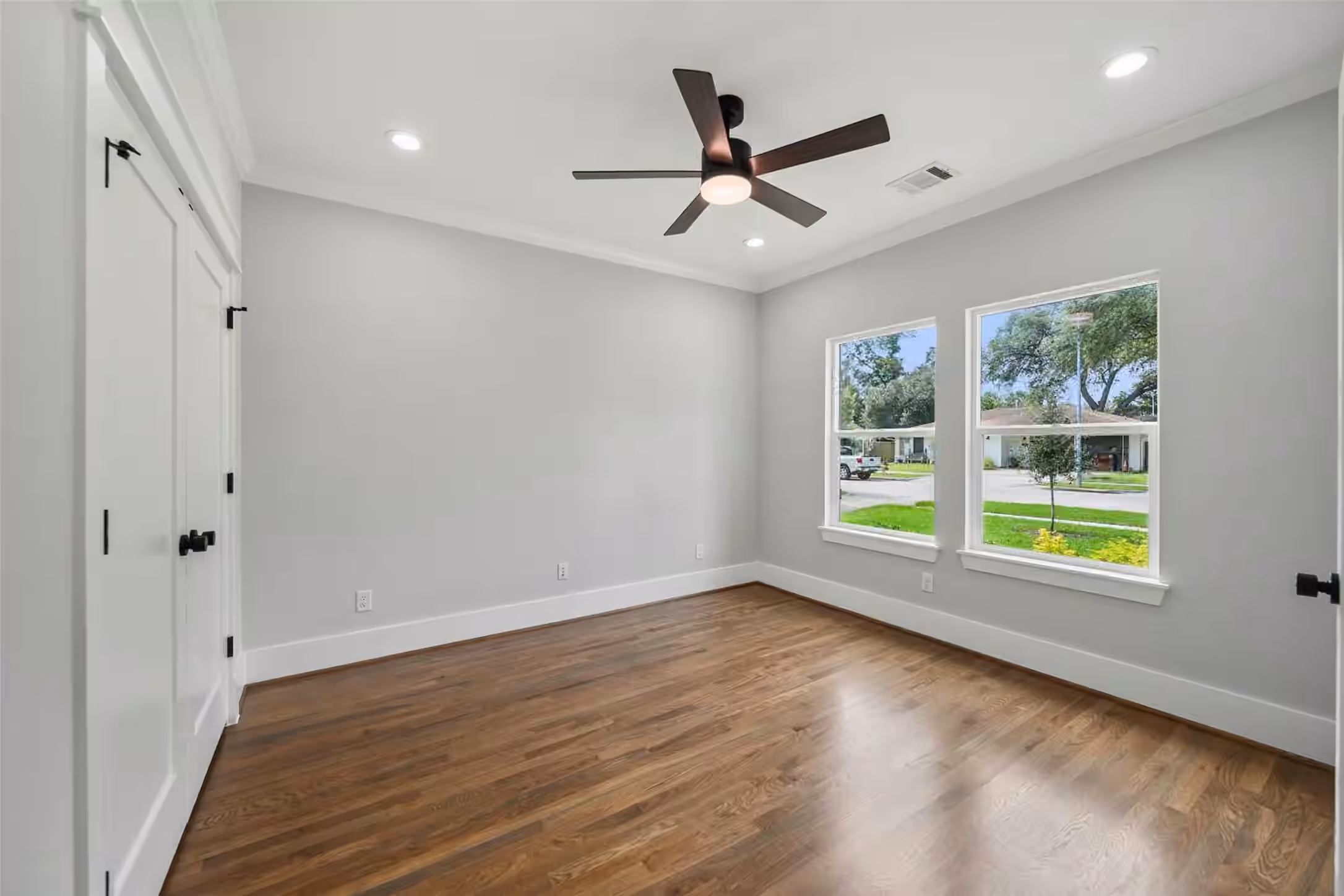 Photo 5 of 7938 Turquoise Lane, Houston, TX
