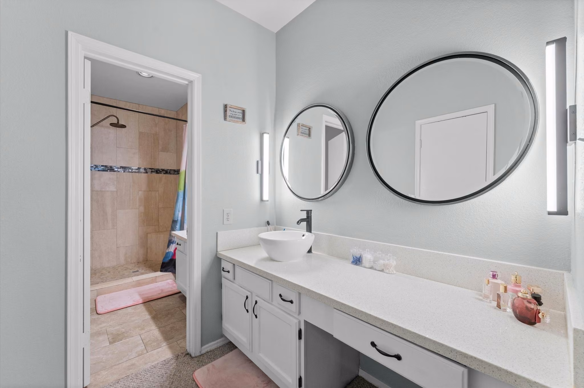 Photo 2 of 17557 Red Oak Dr Drive 7557, Houston, TX