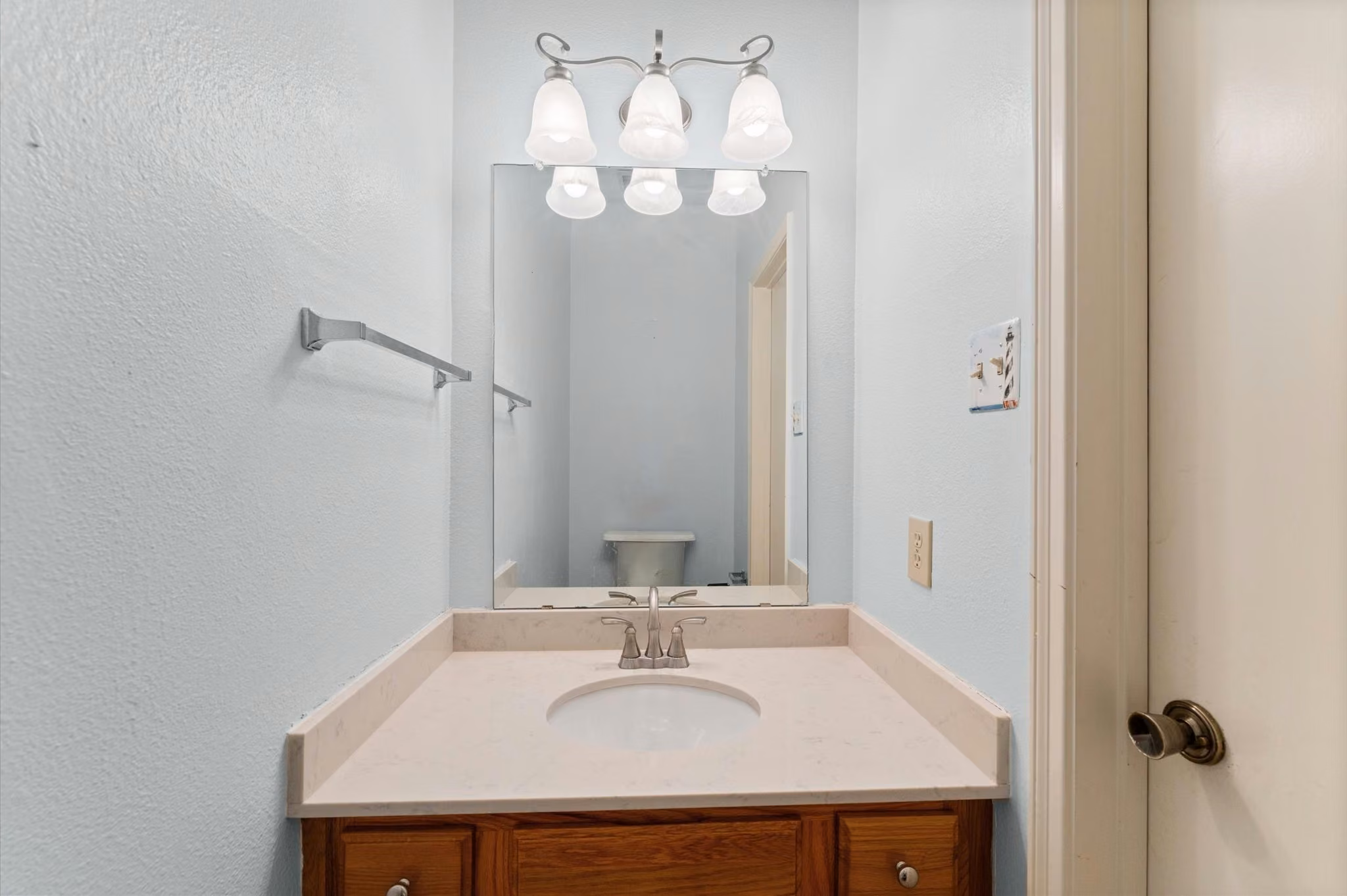 Photo 7 of 17557 Red Oak Dr Drive 7557, Houston, TX