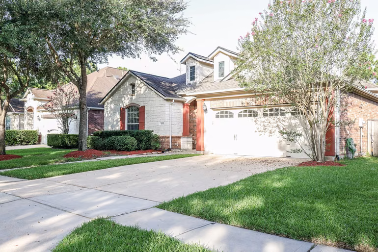 Photo 2 of 5418 Lacey Oak Meadow Drive, Katy, TX