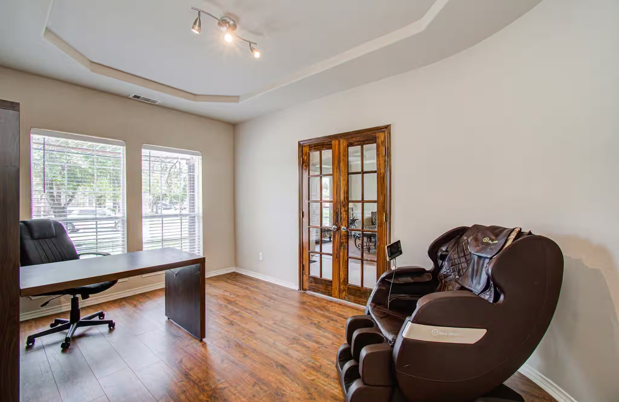 Photo 6 of 8634 Cape Royal Drive, Cypress, TX