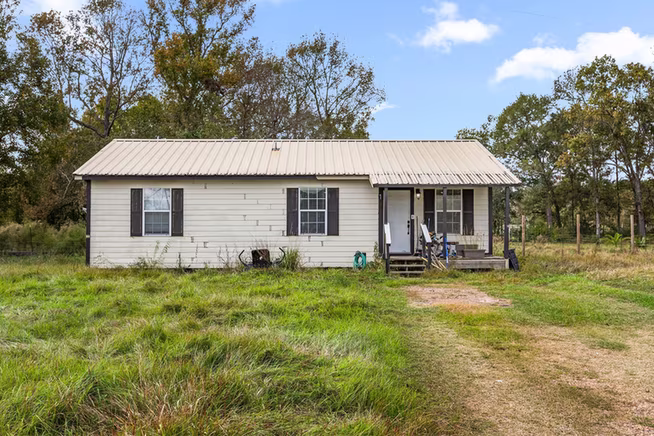 Photo of 143 County Road 2315, Dayton, TX 77535