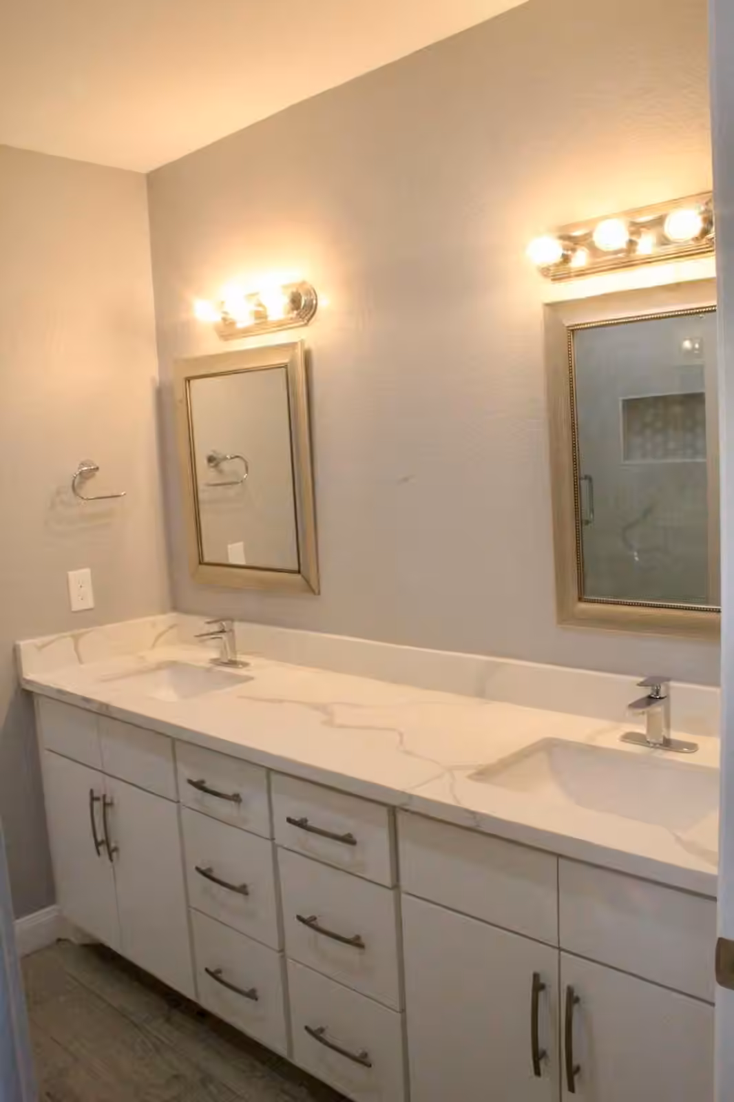 Photo 4 of 13831 Northlake Drive, Houston, TX