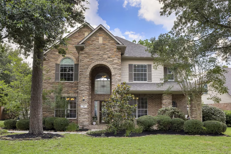 Photo of 14 N Bardsbrook Circle, The Woodlands, TX