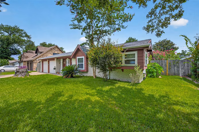 Photo 7 of 9218 McDade Street, Houston, TX
