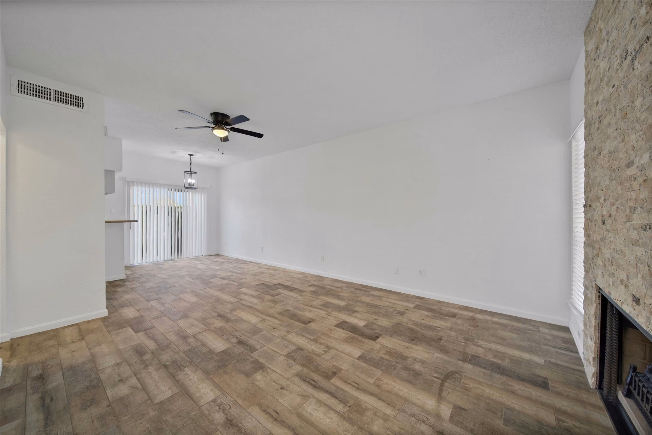 Photo 5 of 3600 Jeanetta Street 604, Houston, TX