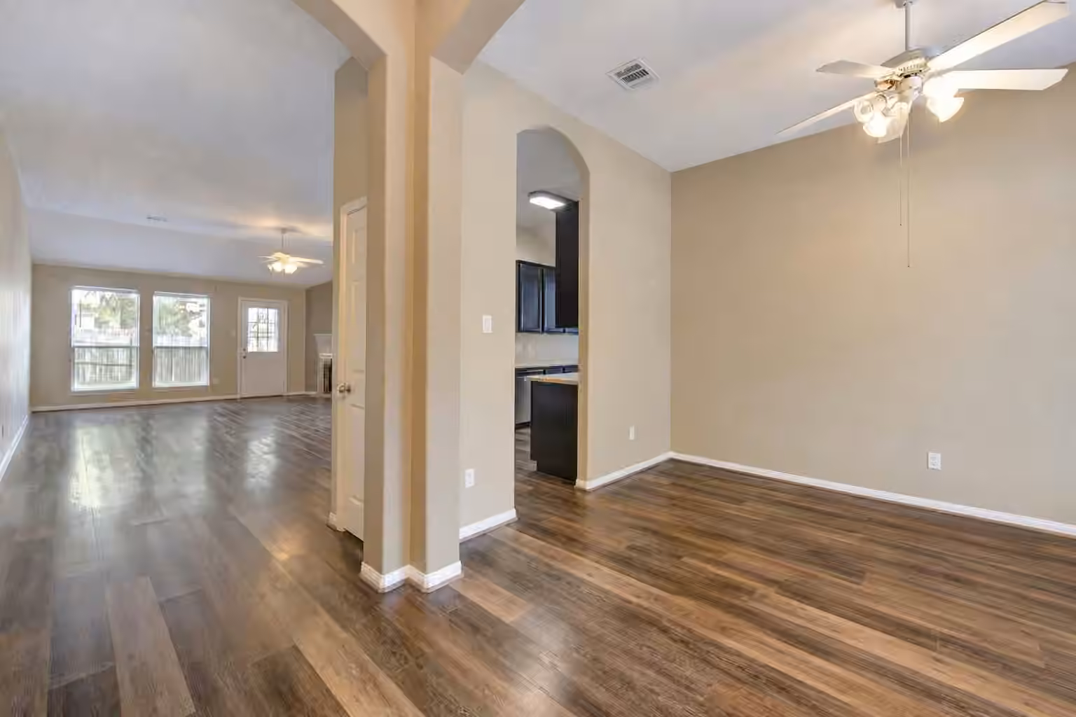 Photo 4 of 233 Lake Estates Drive, Montgomery, TX