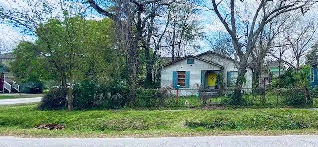 Photo 3 of 602 W 26th Street, Houston, TX