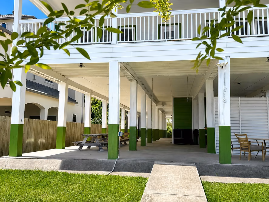 Photo 7 of 1813 Avenue A, Dickinson, TX
