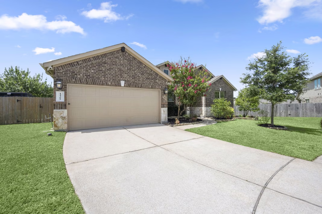 Photo 2 of 14305 Sawtooth Forest Court, Conroe, TX