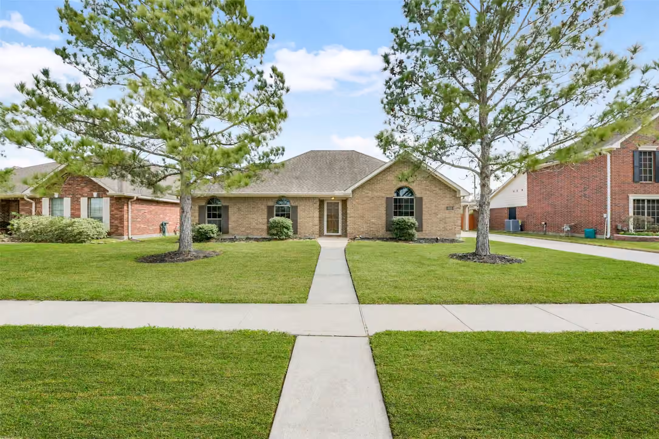 Photo 2 of 6815 Amistad Court, Manvel, TX