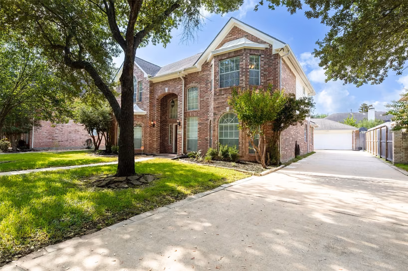 Photo 2 of 12907 Ridge Bank Lane, Houston, TX